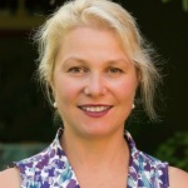 Photo of Julia Greer